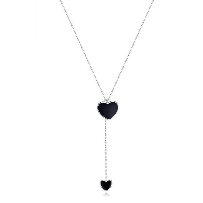 Black heart-shaped clavicle chain